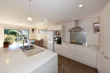 10 Bowmore Lane, Yaldhurst
