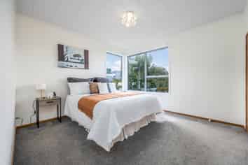 20 Bellringer Road, Massey