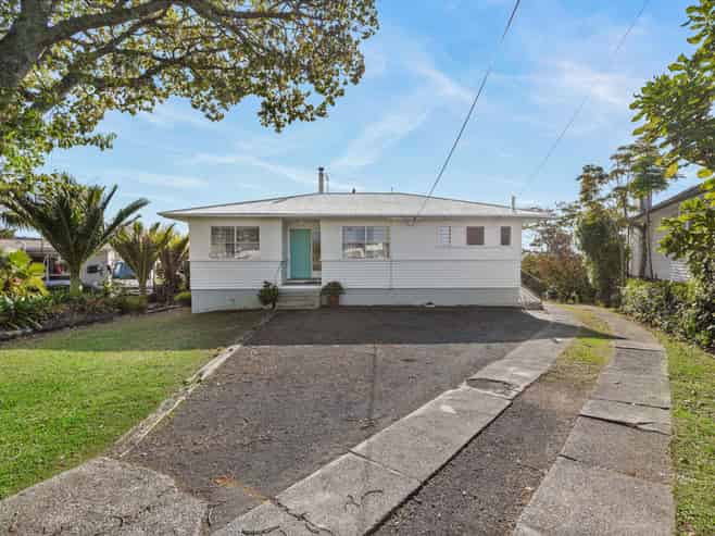 15 Murray Road, Te Atatu Peninsula