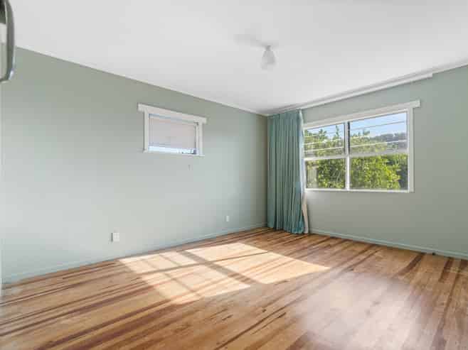 15 Murray Road, Te Atatu Peninsula