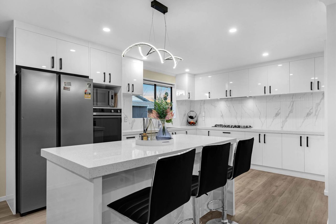A Family Favourite - Spacious Brick & Tile Living - Widok 3