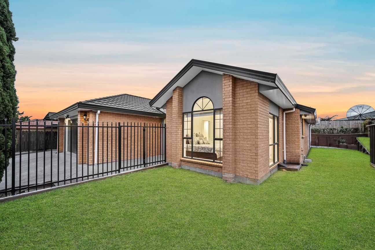 A Family Favourite - Spacious Brick & Tile Living - Widok 2