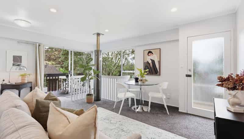 2/12 Mahuta Grove, Northcote