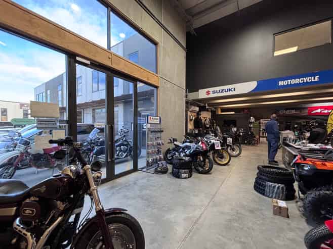 Large Warehouse & Office - Glenda Drive