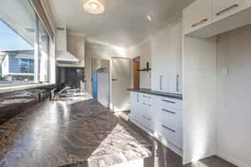 24 Paradise Place, Milson