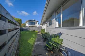24 Paradise Place, Milson