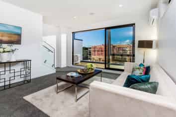 2/19 Kingdale Road, Henderson