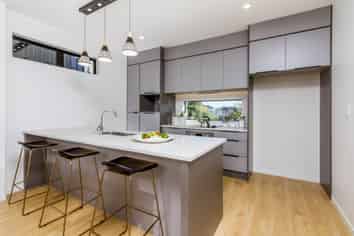 2/19 Kingdale Road, Henderson