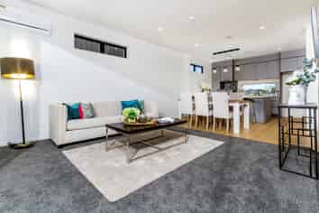 2/19 Kingdale Road, Henderson