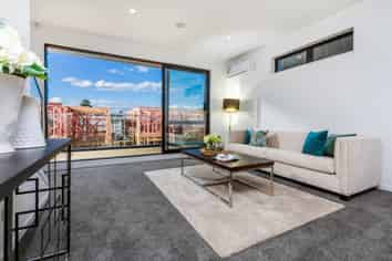 2/19 Kingdale Road, Henderson