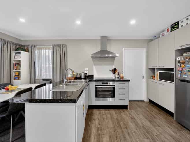 186 Lincoln Road, Addington