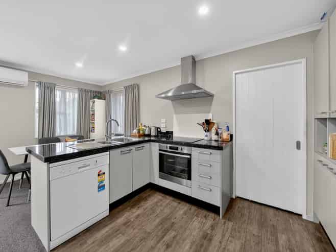 186 Lincoln Road, Addington