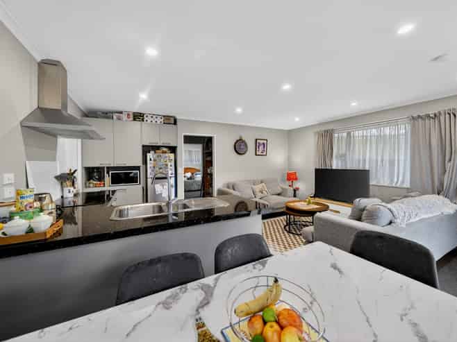 186 Lincoln Road, Addington
