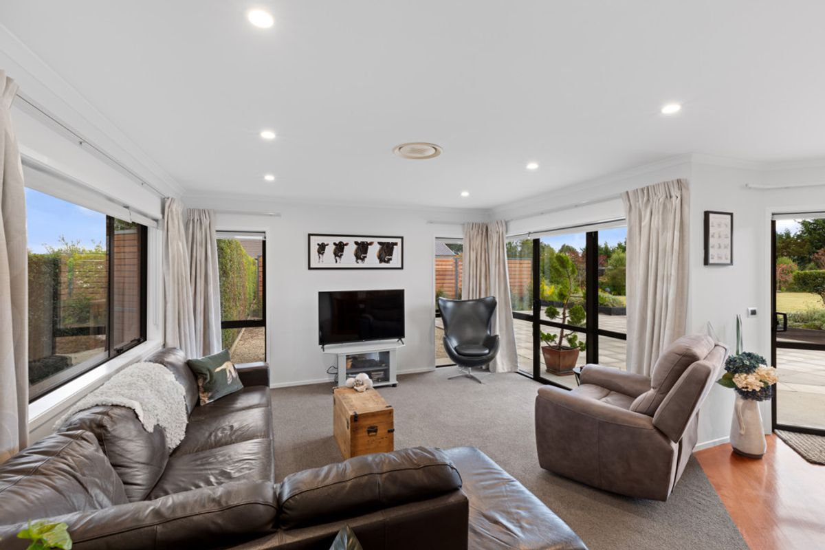 Millfield Masterpiece With 2nd Dwelling - Widok 3