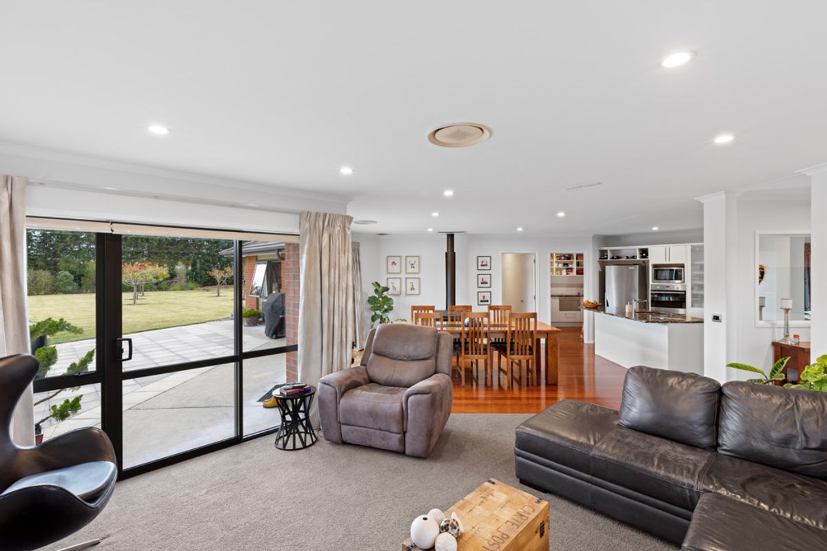 Millfield Masterpiece With 2nd Dwelling - Widok 4