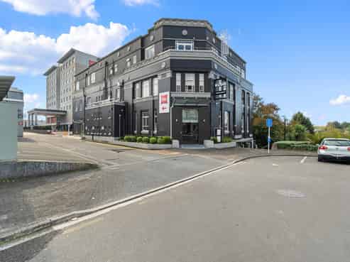 Prime Restaurant Opportunity with River Views