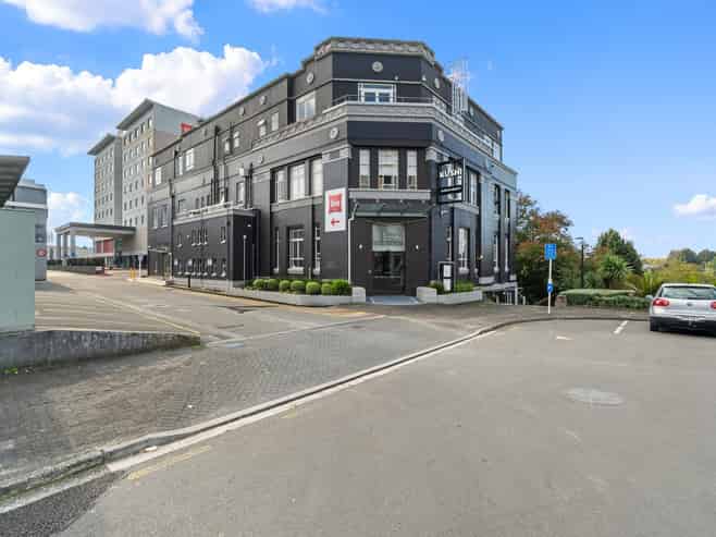 Prime Restaurant Opportunity with River Views