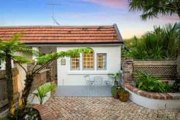 2/39 Anglesea Street, Freemans Bay