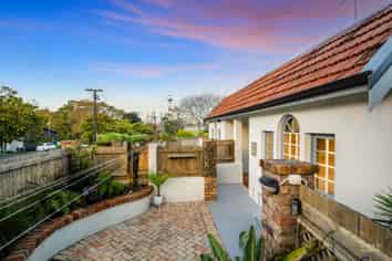 2/39 Anglesea Street, Freemans Bay