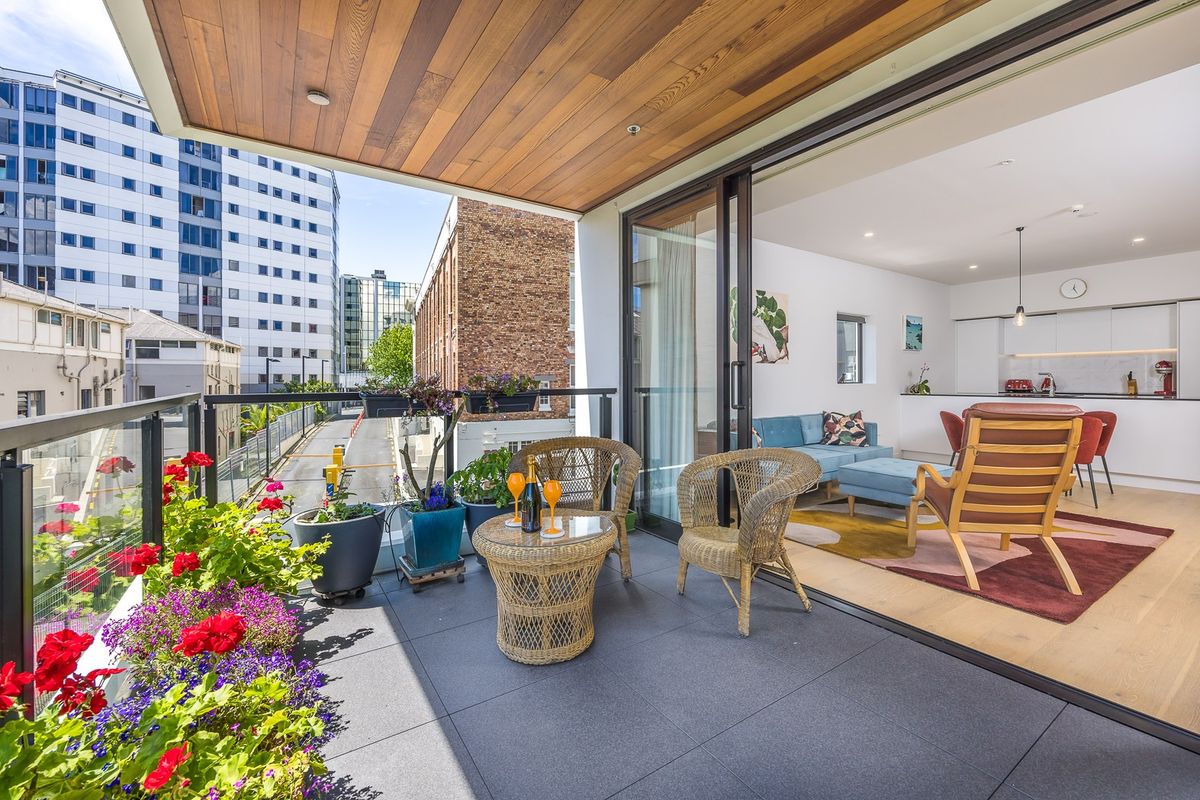 City Centre, 2 Bdrm. 2 Bath Apartment with carpark, $900pw - 303/26 Poynton Tce - Ansicht 2