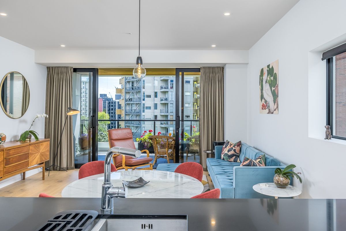 City Centre, 2 Bdrm. 2 Bath Apartment with carpark, $900pw - 303/26 Poynton Tce - Ansicht 5
