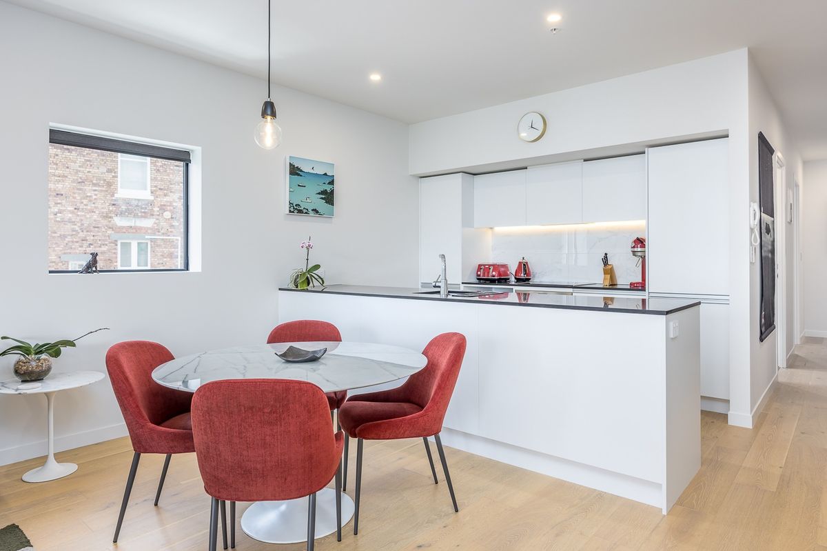 City Centre, 2 Bdrm. 2 Bath Apartment with carpark, $900pw - 303/26 Poynton Tce - Ansicht 6