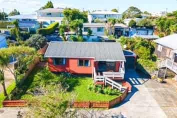 4/68 West Coast Road, Glen Eden