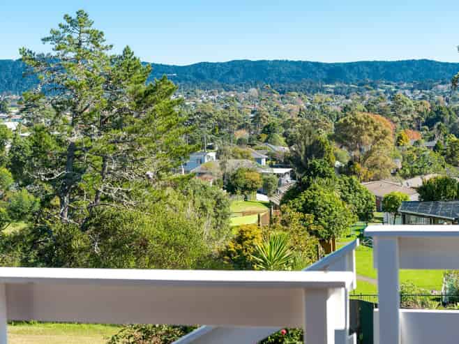 4/68 West Coast Road, Glen Eden