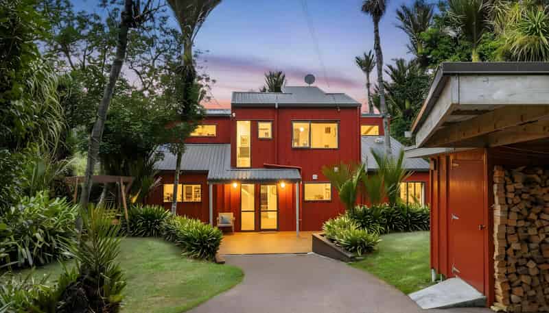7 Ngaio Road, Titirangi