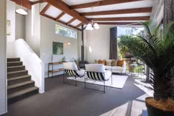 7 Ngaio Road, Titirangi