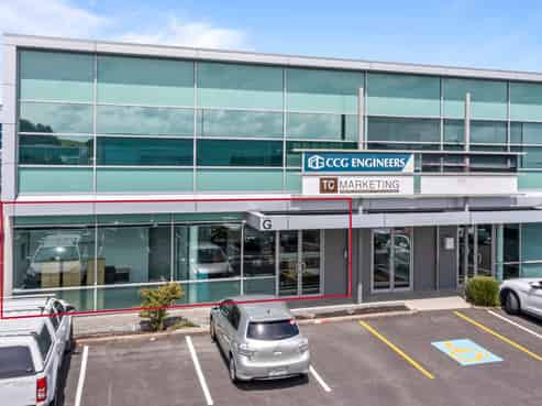 Ground Floor Office with Showroom and Storage