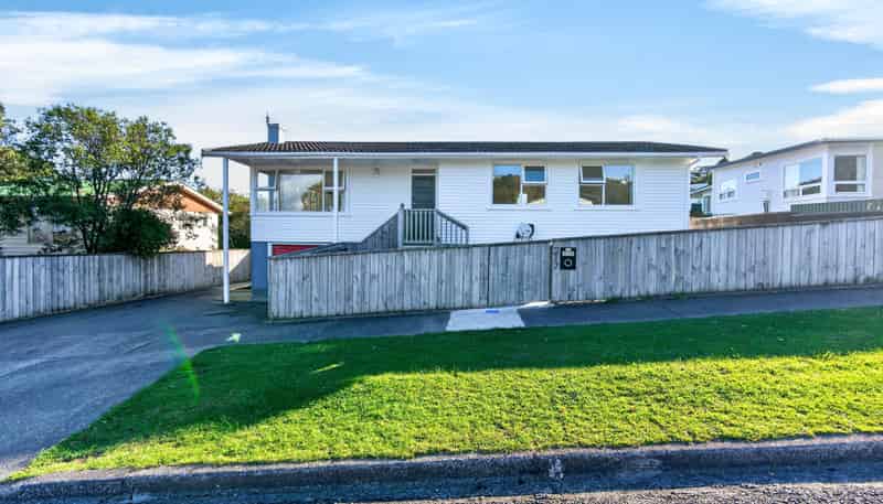 217 Dowse Drive, Maungaraki