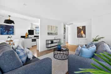 217 Dowse Drive, Maungaraki