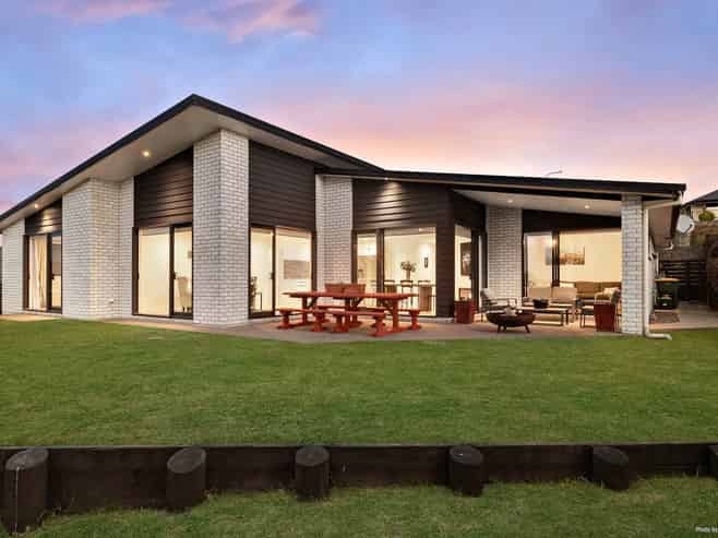 6 Stonedale Drive, Pukekohe