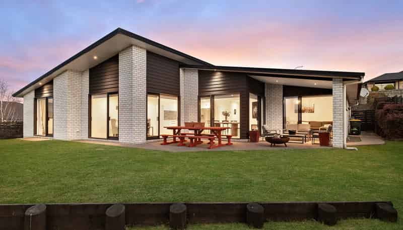 6 Stonedale Drive, Pukekohe
