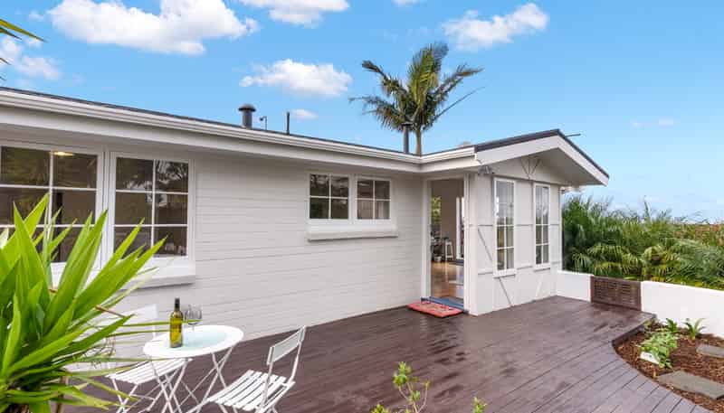 1/235 Sunset Road, Sunnynook