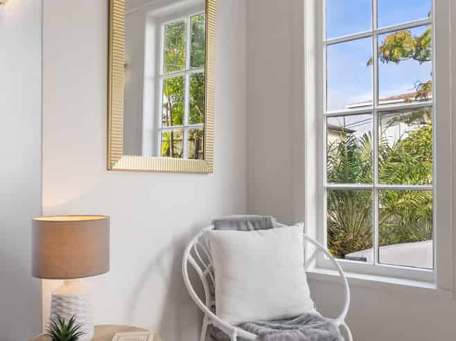 1/235 Sunset Road, Sunnynook