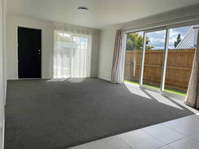 1/53 Lake Crescent, Hamilton Lake