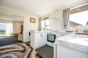 2/347 Church Street, West End