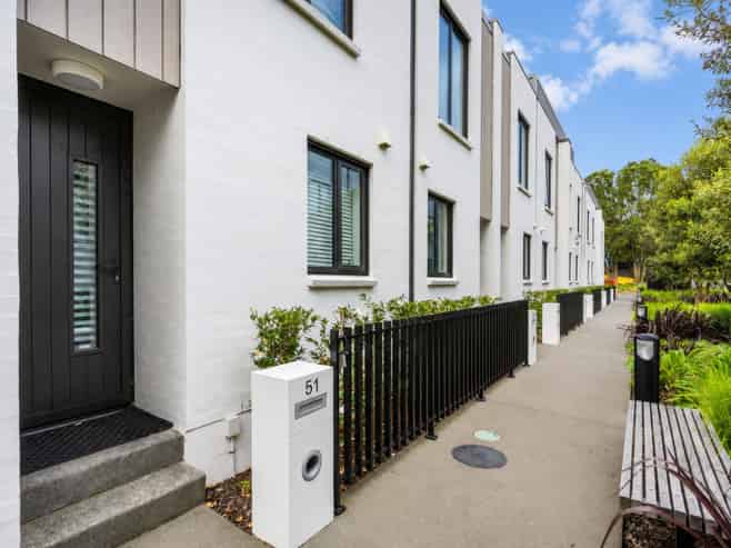 51/666B Great South Road, Ellerslie