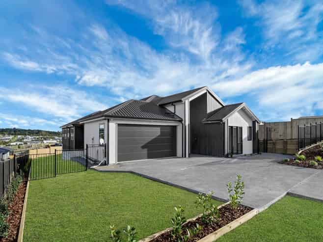 2E Karaka Road, Beachlands