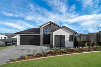 2E Karaka Road, Beachlands