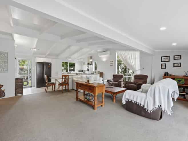 100 Torkar Road, Clarks Beach