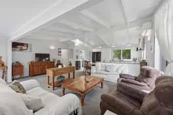 100 Torkar Road, Clarks Beach