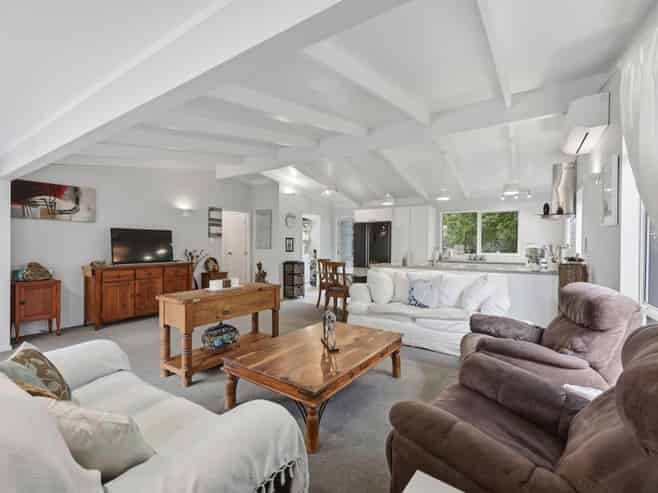 100 Torkar Road, Clarks Beach