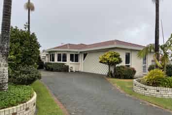 15 Monterey Key, Papamoa