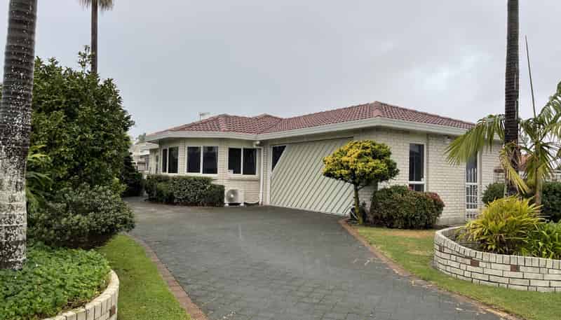 15 Monterey Key, Papamoa