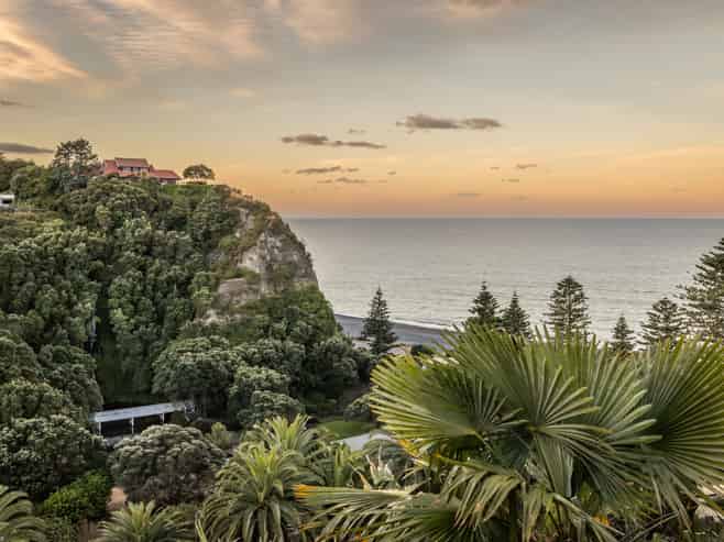 18 Hukarere Road, Bluff Hill