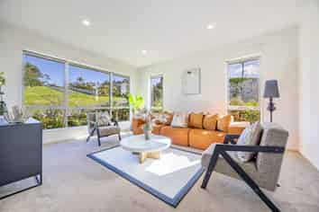 2 Myra G Place, Stanmore Bay