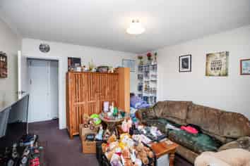 2/71 Hills Road, Edgeware
